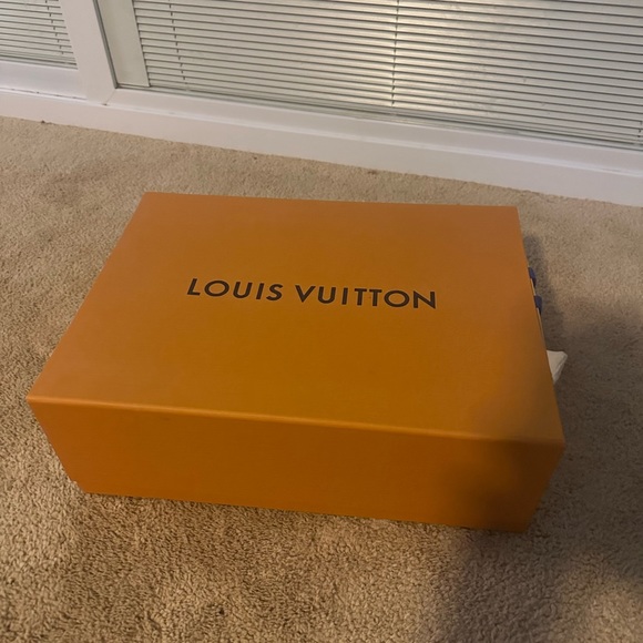 Louis Vuitton Archlight - Picture 2 of 7